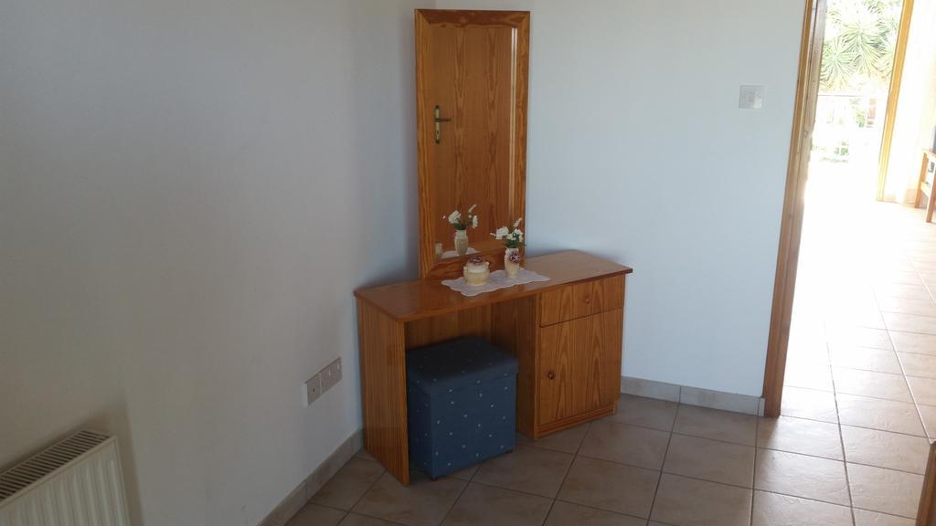 Pissouriana Hotel Apartments Экстерьер фото
