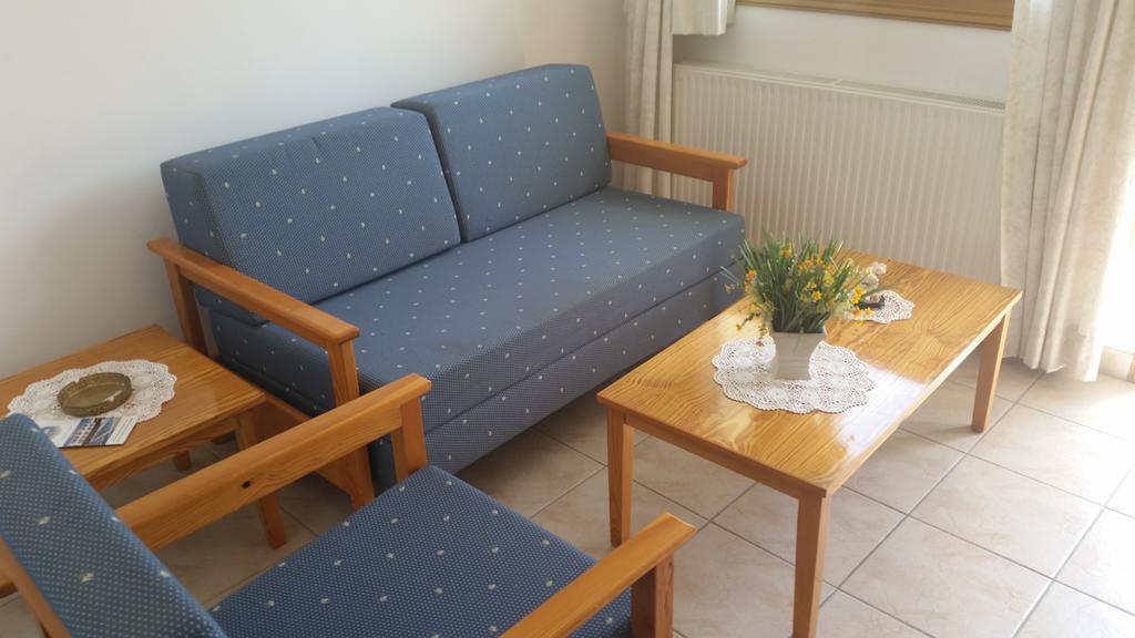 Pissouriana Hotel Apartments Экстерьер фото