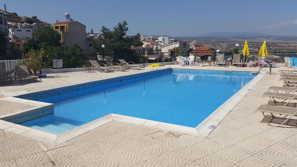 Pissouriana Hotel Apartments Экстерьер фото
